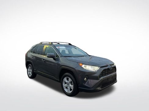 Used 2020 Toyota RAV4 XLE image 7