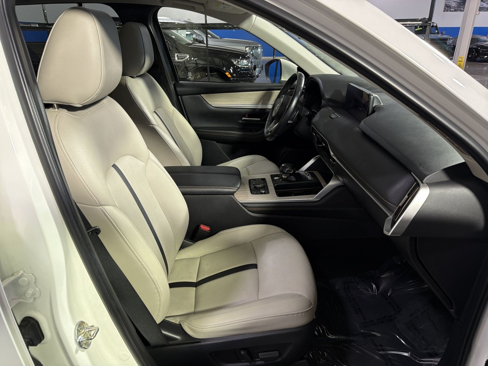 Used 2024 MAZDA CX-90 3.3 Turbo w/ Preferred Package AWD/4WD image 21