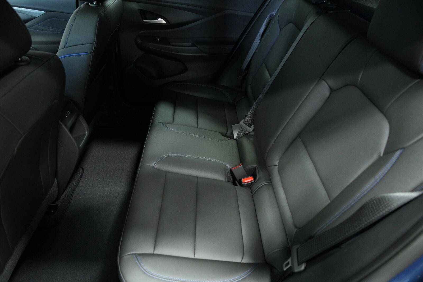 New 2026 Buick Envista Sport Touring w/ Convenience I Package FWD image 25