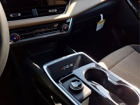 New 2026 Chevrolet Equinox ACTIV w/ LPO, Floor Liner Package FWD image 8