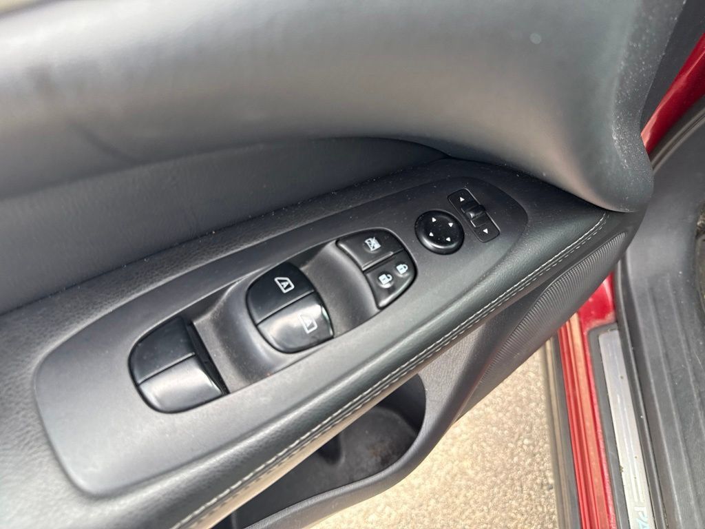 Used 2014 Nissan Pathfinder SL w/ SL Premium Package AWD/4WD image 18