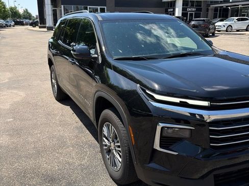 Used 2026 Chevrolet Traverse LT AWD/4WD image 13