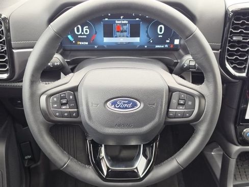Used 2025 Ford Ranger Lariat w/ FX4 Off-Road Package AWD/4WD image 17