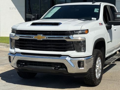 Used 2024 Chevrolet Silverado 2500 LT AWD/4WD image 7