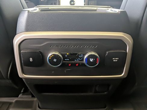 Used 2022 Ford Expedition Max Limited image 21