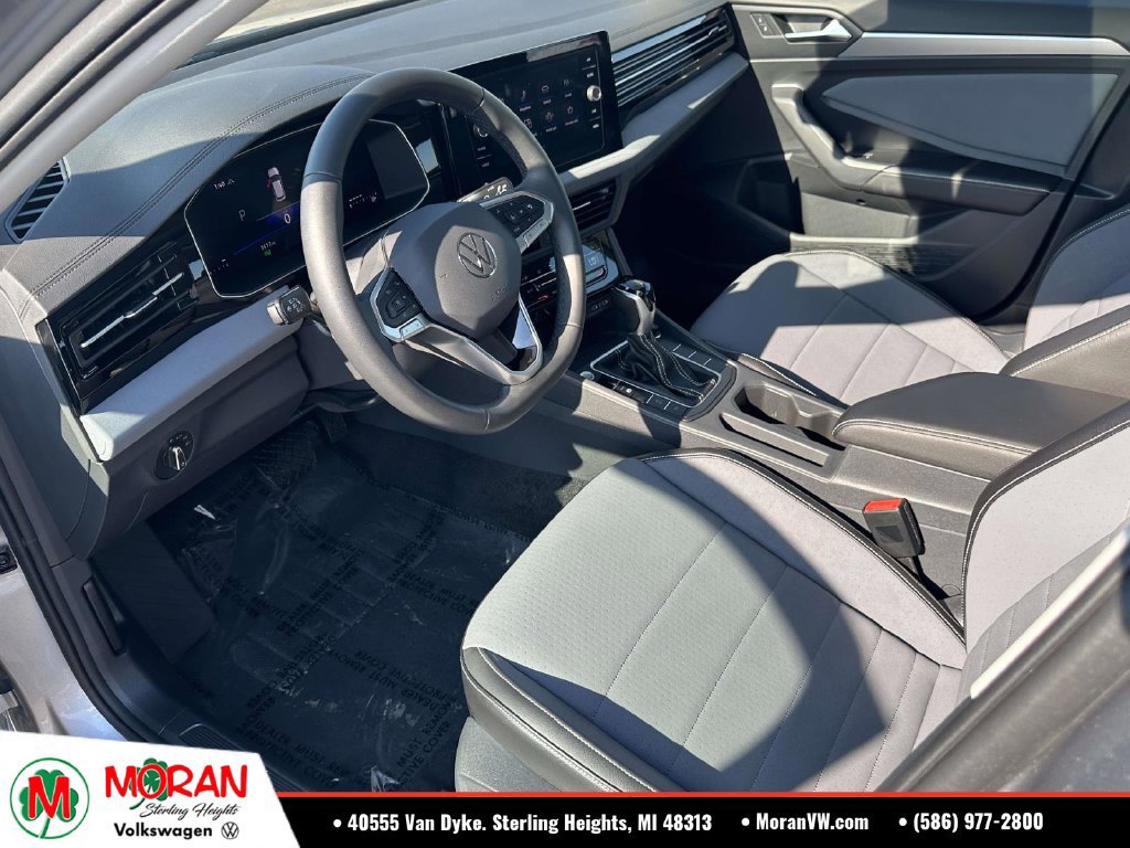 Used 2026 Volkswagen Jetta SE FWD image 16