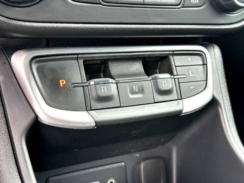 Used 2024 GMC Terrain SLE FWD image 15