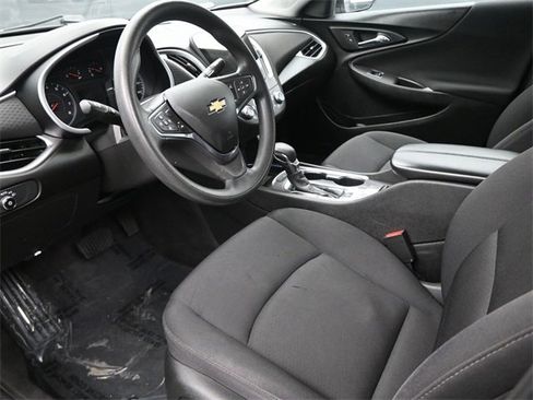 Used 2023 Chevrolet Malibu LT image 9