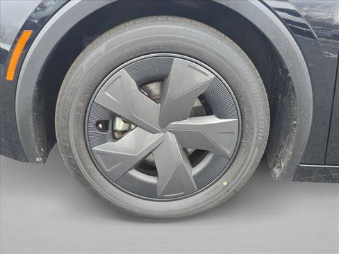 Used 2024 Toyota Prius LE image 25