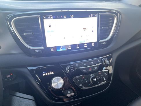 New 2026 Chrysler Voyager LX image 15