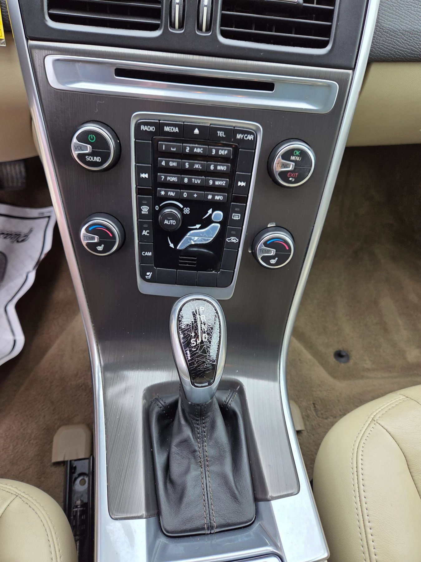Used 2015 Volvo XC60 T6 Premier Plus AWD/4WD image 28