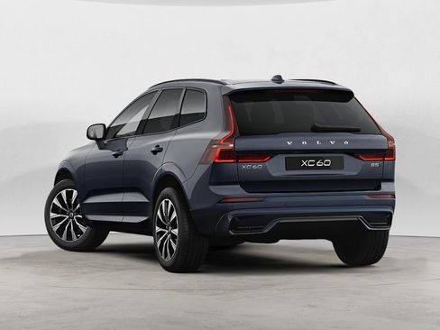 Used 2024 Volvo XC60 B5 Core w/ Protection Package Premier AWD/4WD image 5