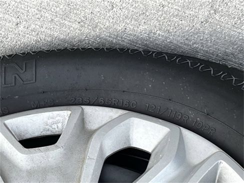 Used 2023 Ford Transit 350 XLT image 7