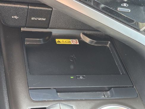 Used 2023 Toyota Camry XLE image 18