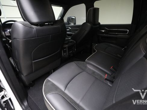 Used 2025 RAM 3500 Laramie AWD/4WD image 9