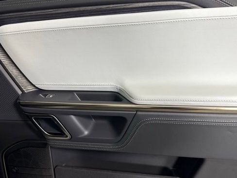 Used 2023 Rivian R1S Launch Edition image 25