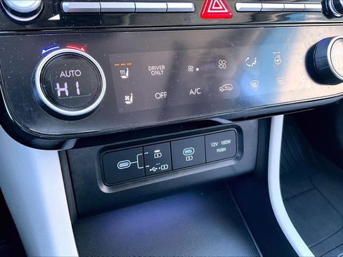 Used 2025 Hyundai Tucson Limited image 35