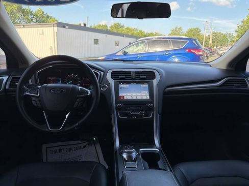 Used 2017 Ford Fusion SE w/ Equipment Group 201A FWD image 20