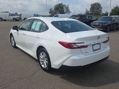 Used 2025 Toyota Camry LE FWD image 3