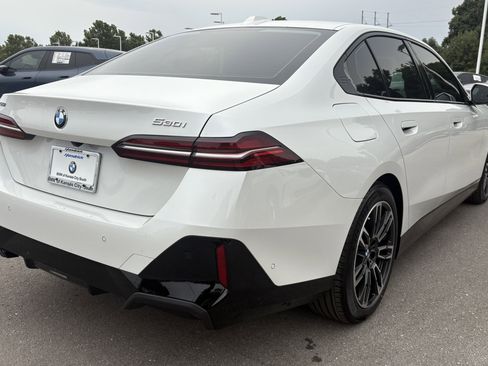 Used 2026 BMW 530i xDrive w/ M Sport Package image 10