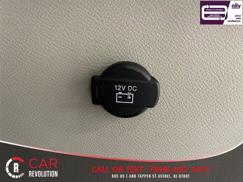 Used 2023 Chrysler Pacifica Touring-L FWD image 46