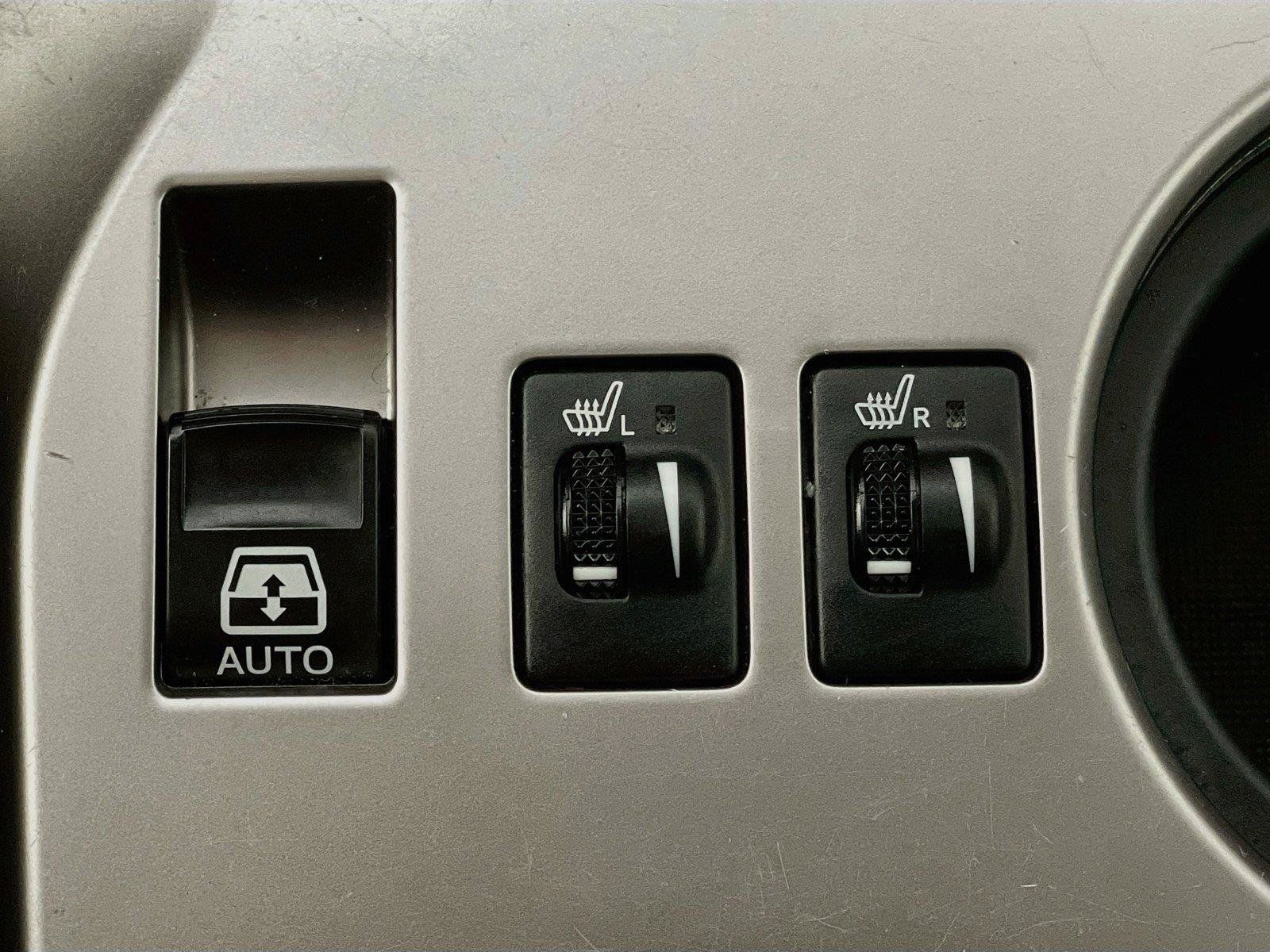 Used 2018 Toyota 4Runner SR5 Premium AWD/4WD image 24