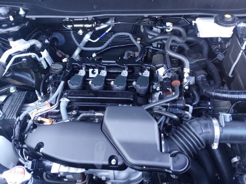 Used 2024 Honda CR-V LX image 18