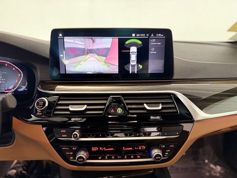 Used 2022 BMW 530i xDrive w/ Convenience Package image 18