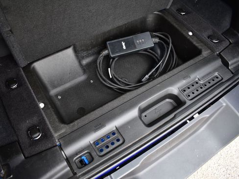 Used 2024 Jeep Wrangler Unlimited AWD/4WD image 32