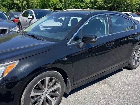 Used 2017 Subaru Legacy 3.6R Limited AWD/4WD image 2