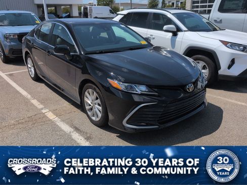 Used 2021 Toyota Camry LE w/ Convenience Package FWD image 1