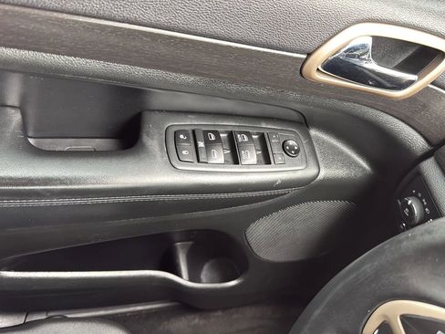 Used 2015 Jeep Grand Cherokee Altitude image 21