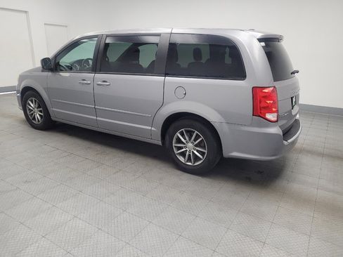 Used 2016 Dodge Grand Caravan SE FWD image 3