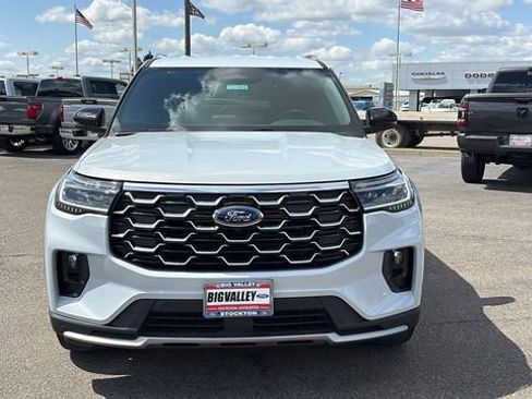 New 2026 Ford Explorer Platinum RWD image 8