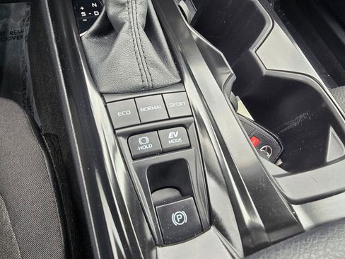 Used 2025 Toyota Camry LE image 26