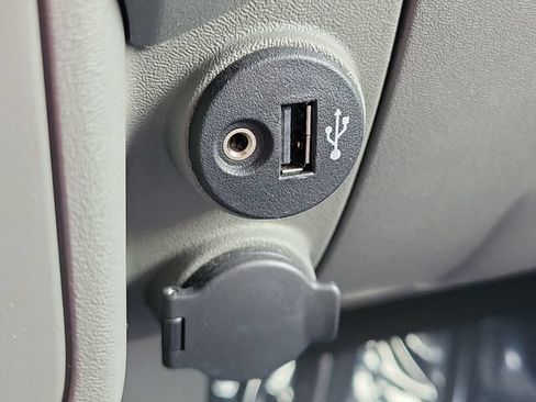 Used 2019 Nissan Frontier SL RWD image 26