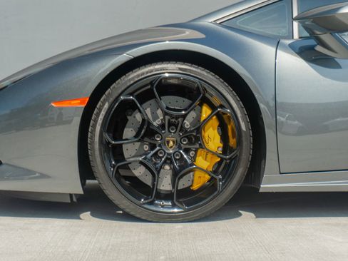 Used 2016 Lamborghini Huracan LP 610-4 image 16