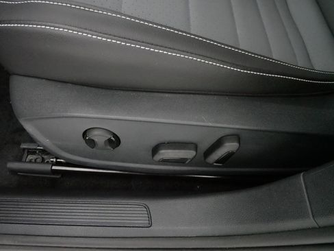 Certified 2025 Volkswagen Jetta SE image 20