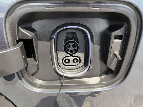 Used 2025 GMC Sierra EV Denali AWD/4WD image 10