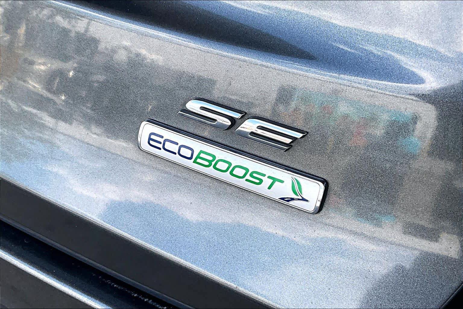 Used 2019 Ford Fusion SE w/ Equipment Group 151A FWD image 10