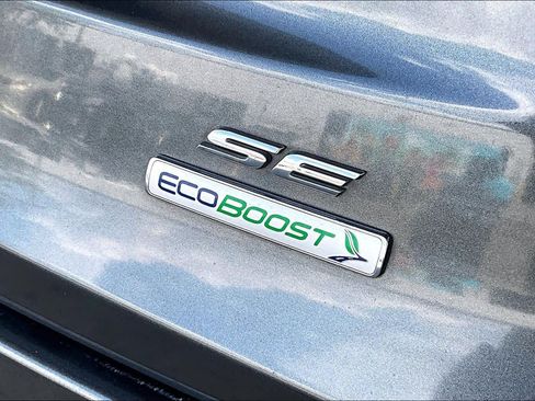 Used 2019 Ford Fusion SE w/ Equipment Group 151A FWD image 10