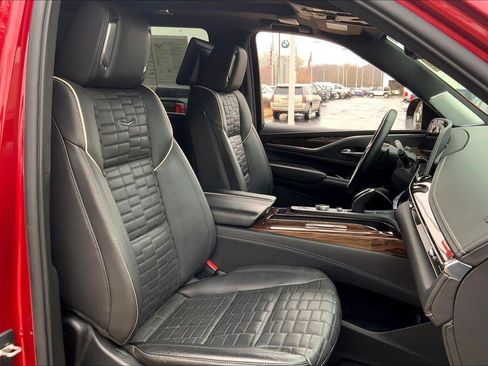 Used 2021 Cadillac Escalade Premium Luxury Platinum w/ Heavy-Duty Trailer Package AWD/4WD image 7