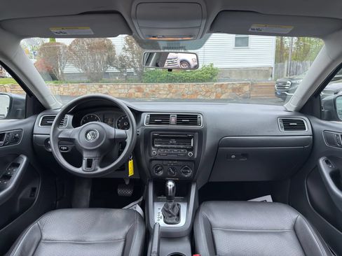Used 2014 Volkswagen Jetta SE FWD image 29
