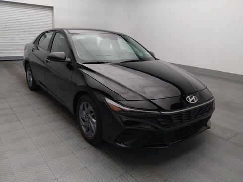 Used 2024 Hyundai Elantra SEL FWD image 13