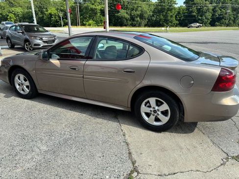 Used 2006 Pontiac Grand Prix w/ Preferred Package FWD image 8