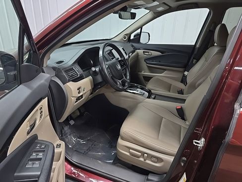 Used 2020 Honda Pilot Touring image 29