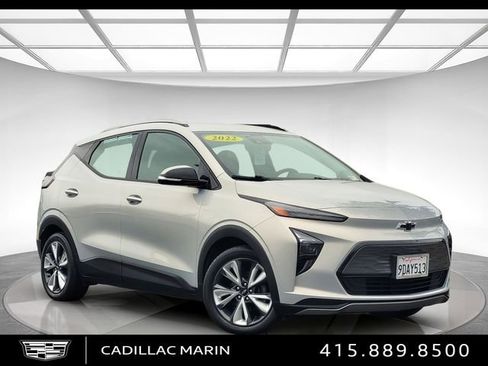 Used 2022 Chevrolet Bolt EUV LT w/ Convenience Package image 1