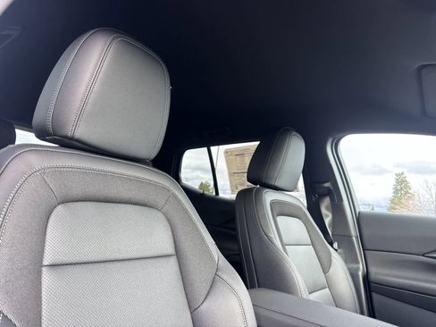 New 2026 Chevrolet Equinox EV LT image 17