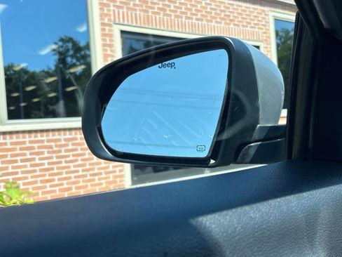 Used 2020 Jeep Compass Latitude image 24