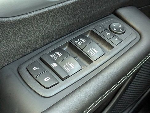 New 2026 Chrysler Pacifica Limited image 25